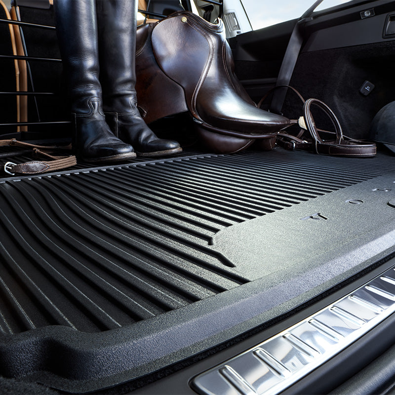Volvo XC90 Adventure Pack - Towbar, Boot Mat & Roof Bars